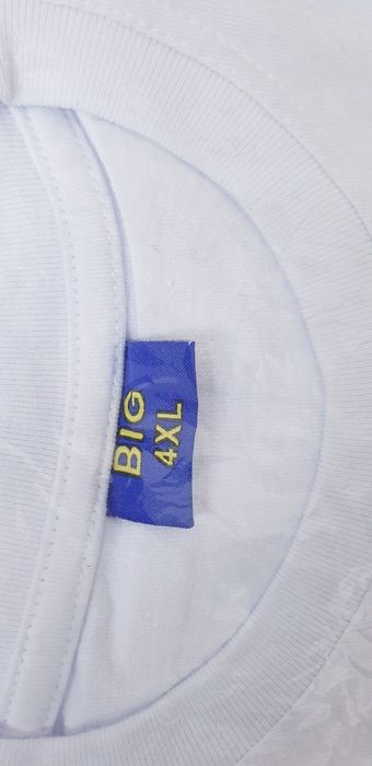 Белый футболка великан 50сум ХБ100%