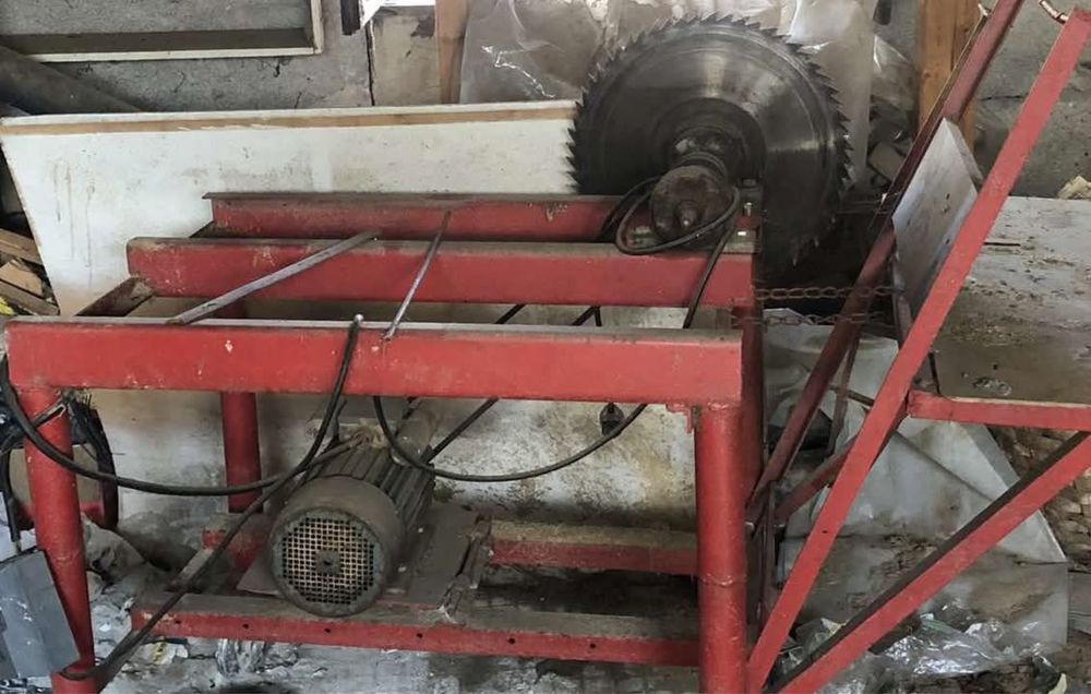 Циркуляр за рязане на дърва,монофазен