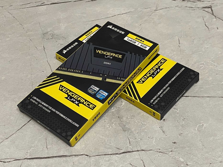 Новый Игровая оперативная память Corsair DDR4 16G 3200MHz (2 по 8) ОЗУ