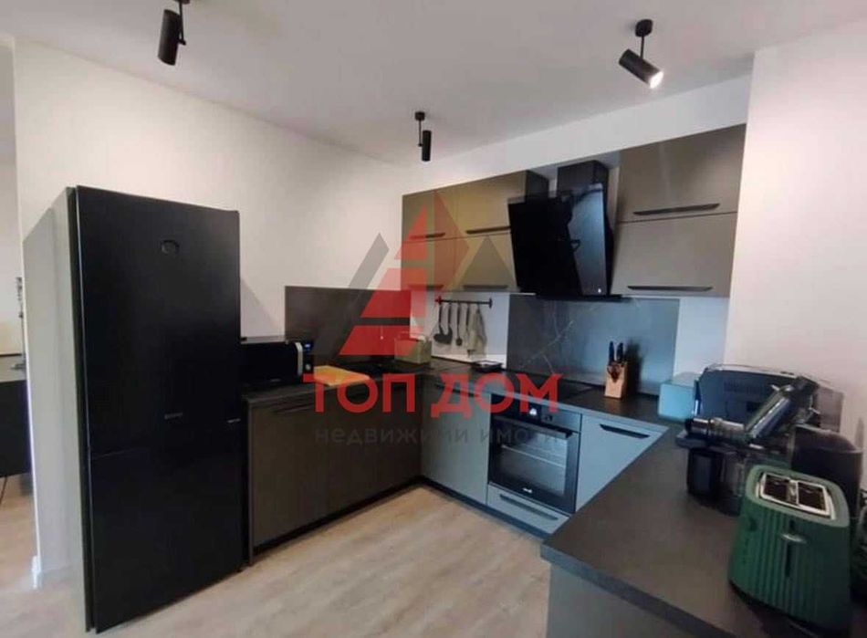 Дава се под наем Тристаен апартамент в Варна, Бриз - 100 кв.м за 1300 € - Снимка #2