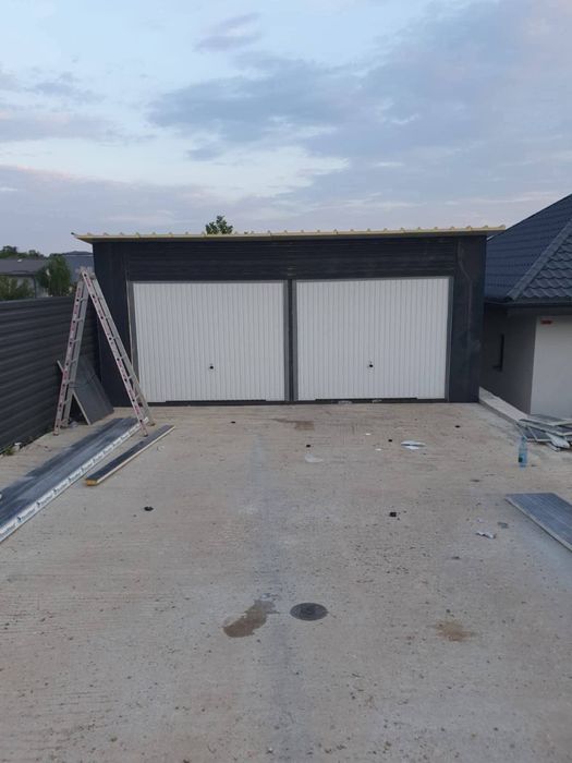 Construim garaje auto pe structura metalica si panouri sandwichi
