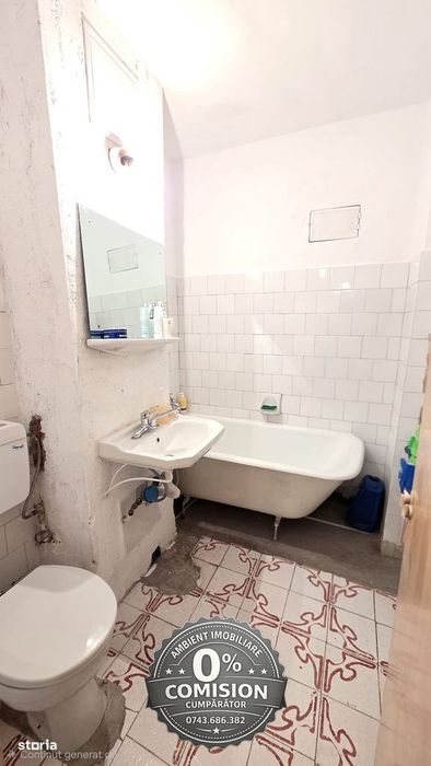 Apartament cu 3 camere, etaj 1 (parter cu demisol), VASLUI zona CENTRU