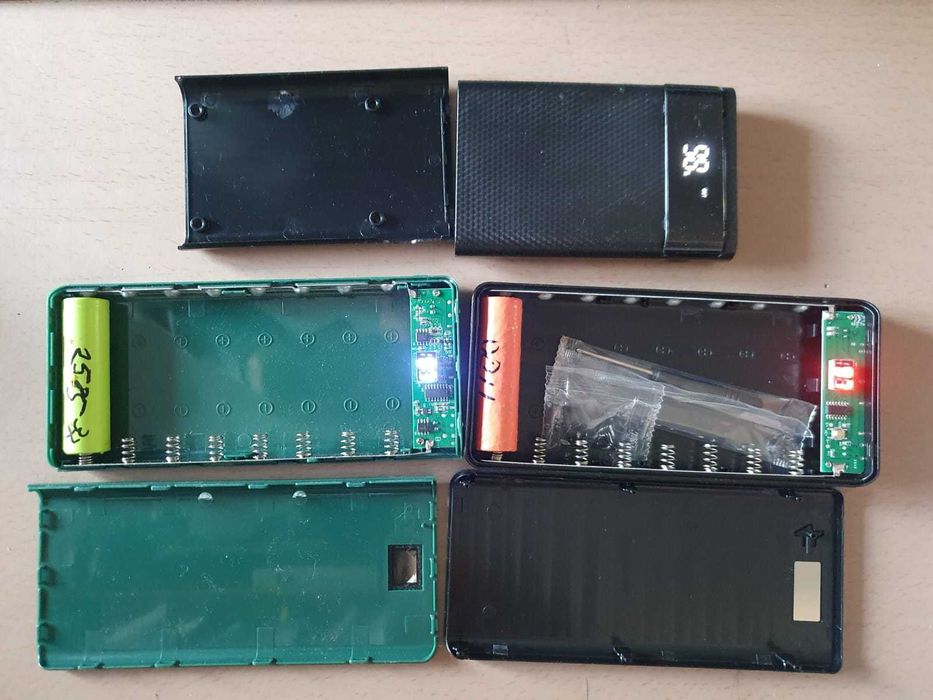 Power bank pentru 4/8 acumulatori li io 18650