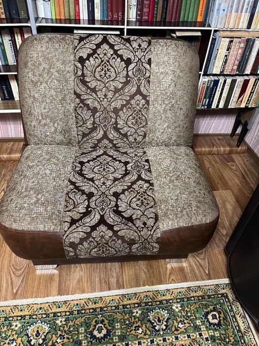 Продам диван в хорошем качестве
