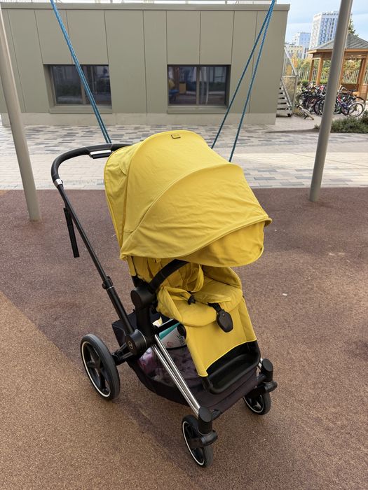 Шикарная cybex priam в редком горчичном цвете
