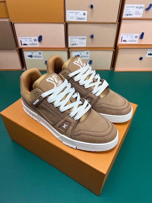 Adidasi Louis Vuitton Trainer Premium