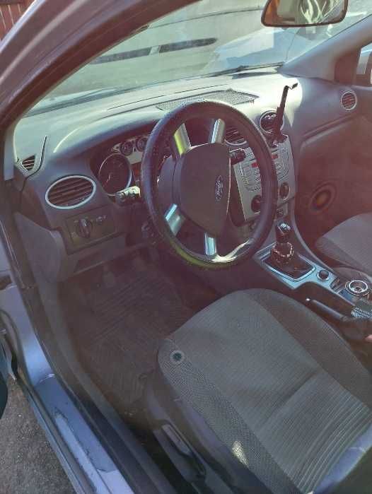 auto ford focus bine intretinut