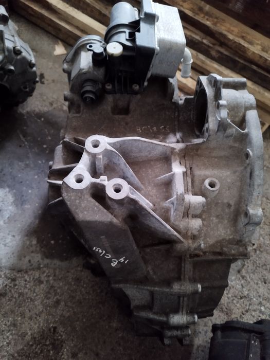 Продавам автоматична скоростна кутия за Мерцедес B class-2013г