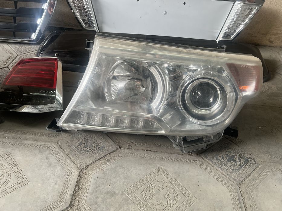 Запчасти на Land Cruiser 200