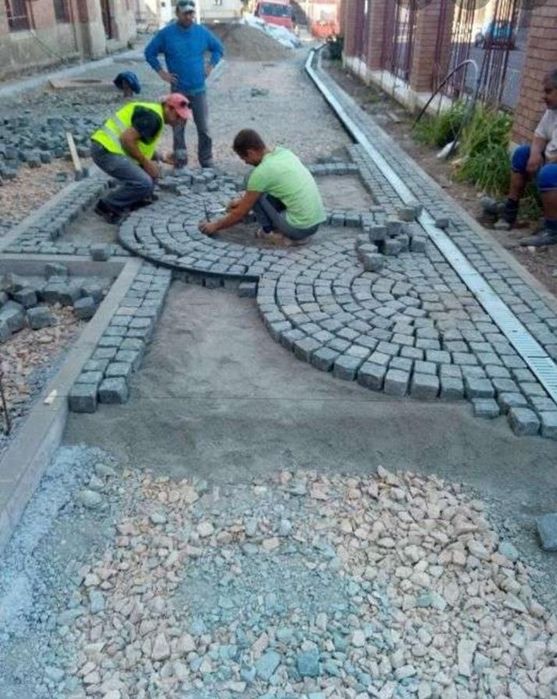 Vând piatră cubică naturală și montez