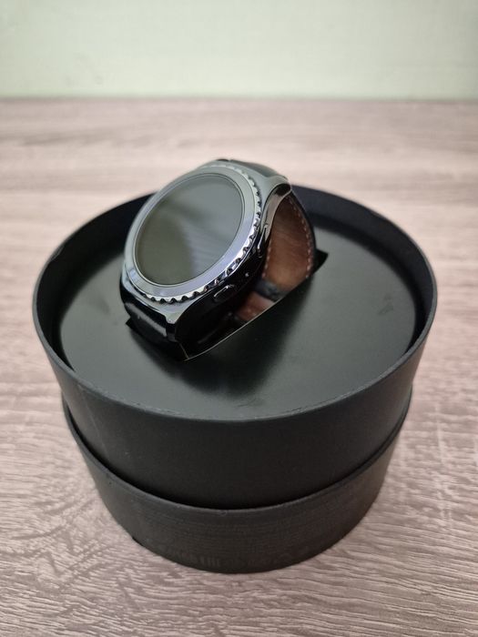 Продам умные часы Samsung Gear S2 Classic