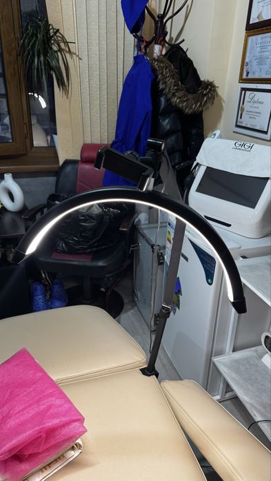 Срочно продается унверсальный лампа