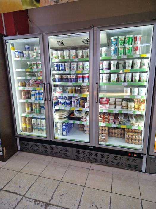 Хладилна витрина