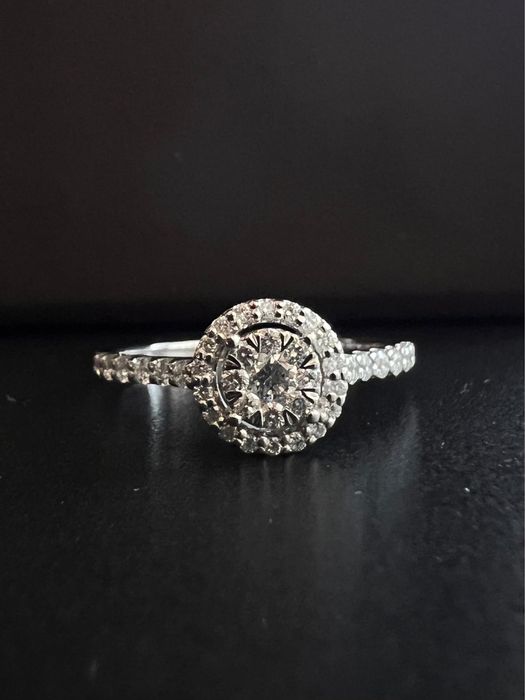 Vand inel logodna cu diamante naturale