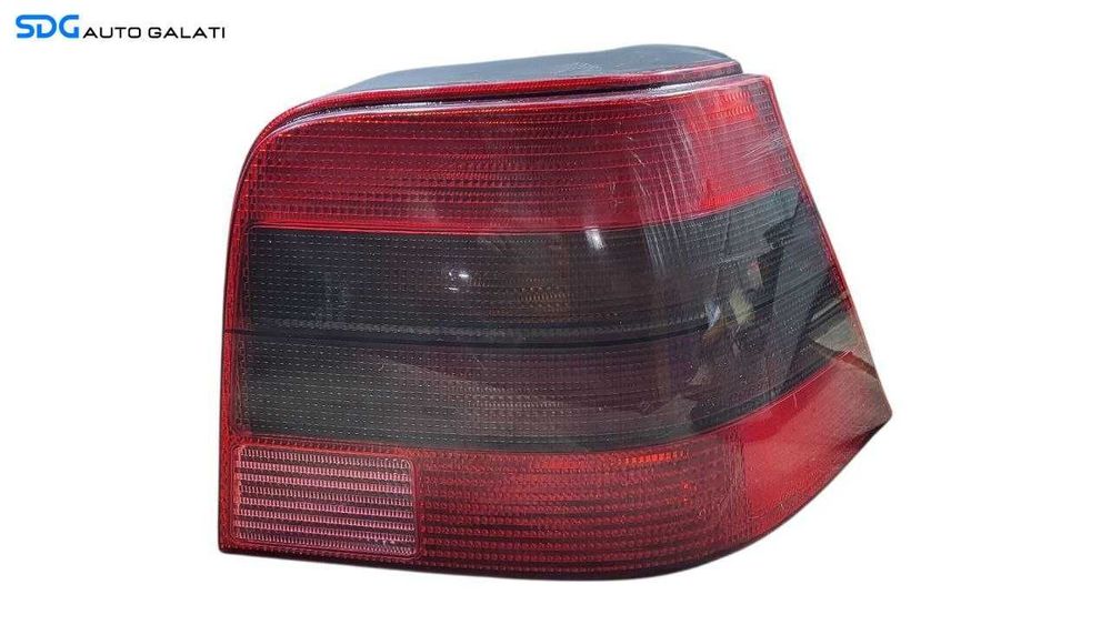 Stop Tripla Lampa Dreapta Volkswagen Golf 4 Hatchback Scurt 1998 - 2005 Cod 1J6945112T [L7946]