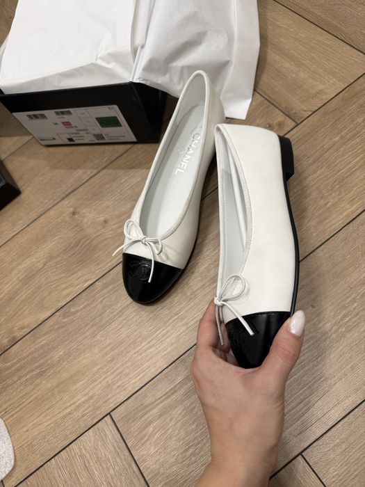 Балетки Шанель в белой коже