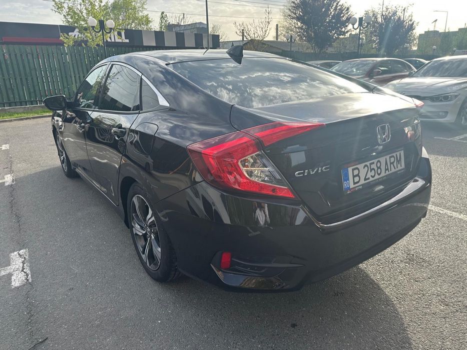 Honda Civic Sedan 1.5 VTEC TURBO 182 CP|Automata