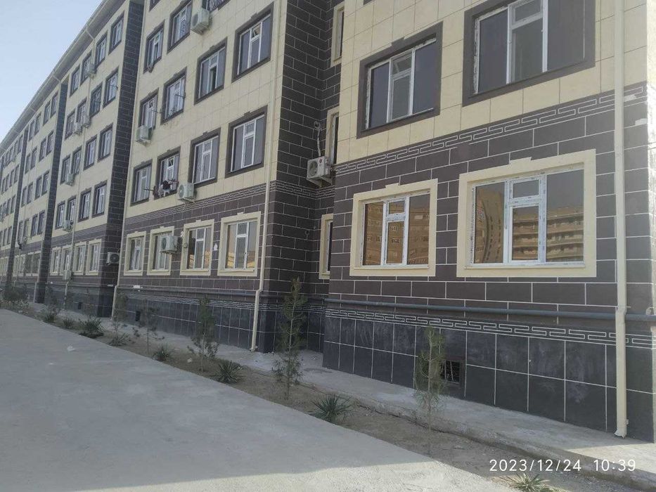 yangi uy sotiladi. 1-etajdan. Ipoteka bor