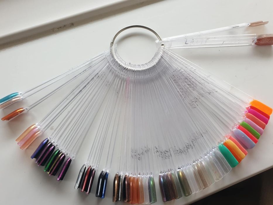 Гел лак и етажерки