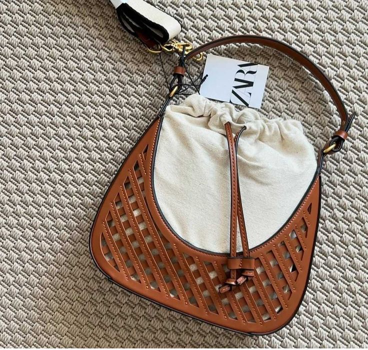 Дамска чанта zara