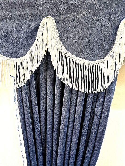 Пердета за камиони СИНИ бродирани комплект кукички тип холандско чело