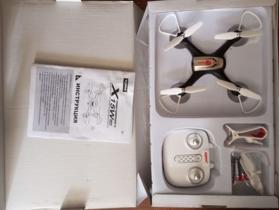 Дрон/квадракоптр с камерой.