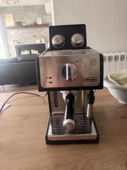 Продавам Кафе Машина Делонги-DeLonghi