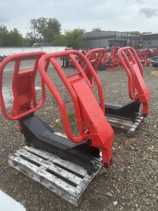 Clesti manevrat baloti . Coasa . Infoliator . Grebla