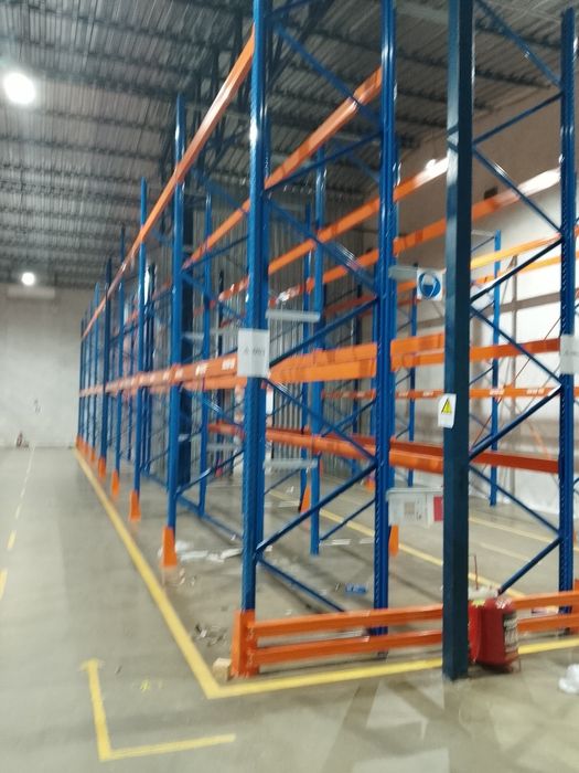 Продам складские стеллажи