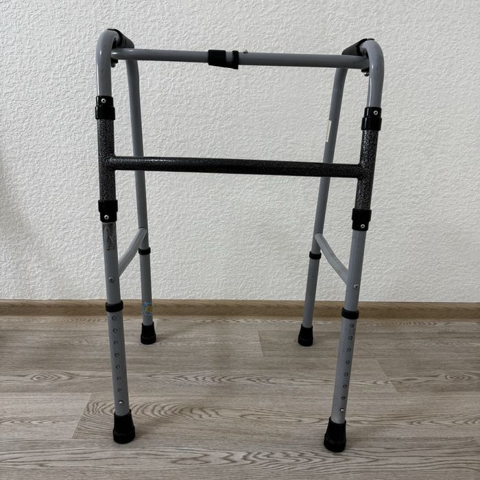 Ходунки Kattalar uchun Andijonda. Made in Russia