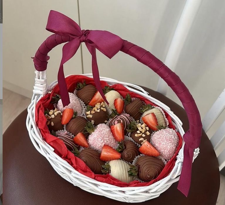 Клубника в шоколаде. Астана