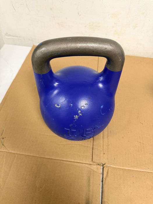 Kettlebell competitie 12 kg o hucata+ un set de 12 kg+12 kg=24 kg. pret 200 lei buc.