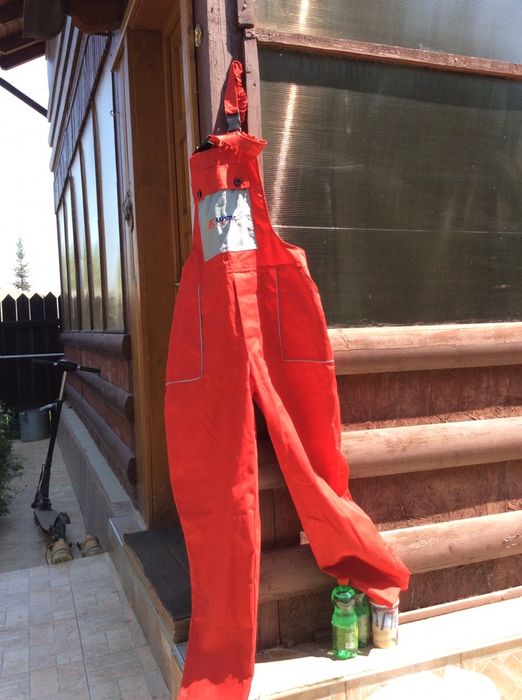 Salopeta lucru marime 52 ,rosu 45ron si role oxelo mar