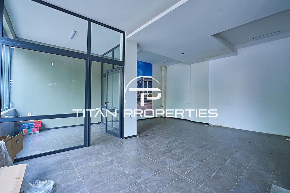 Търговско помещение под наем в Център