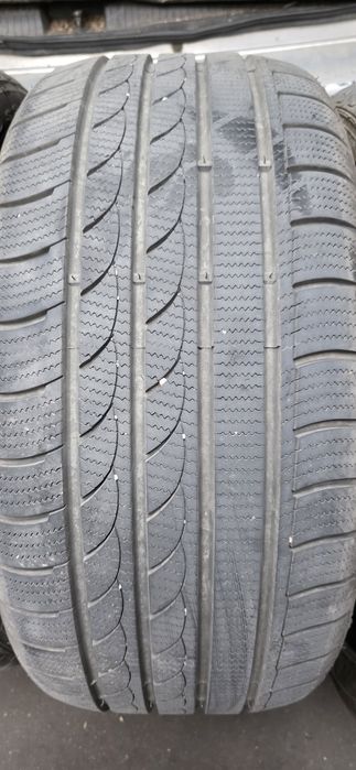 Гуми 2бр 245/45/19 - 2бр  275/40/19