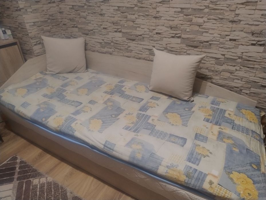 Единично легло с матрак