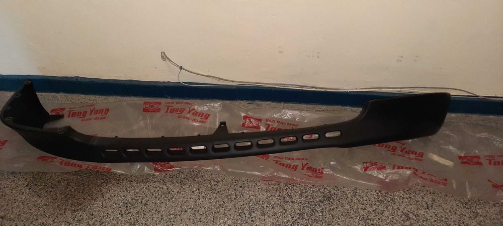 Предна броня за Тойота Корола 1998 г.