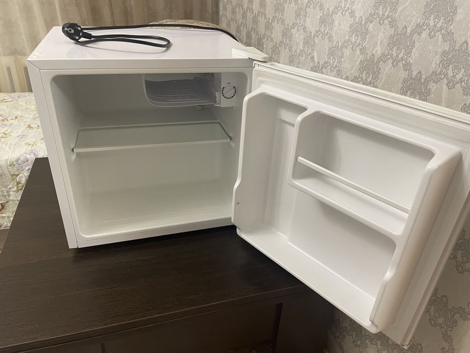 Холодильник маленткий