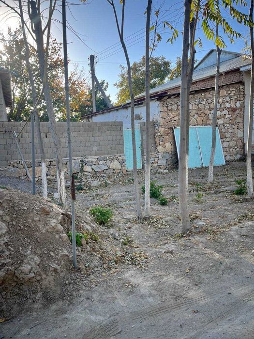 Nurota markazida yer uchastka sotiladi