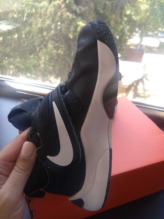 Баскетболни обувки  Nike Team Hustle с кожа