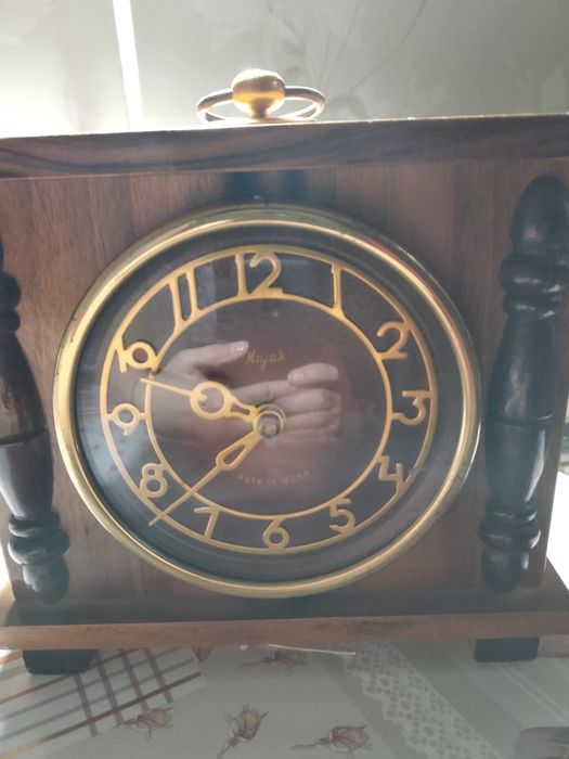 Часы механические времён СССР