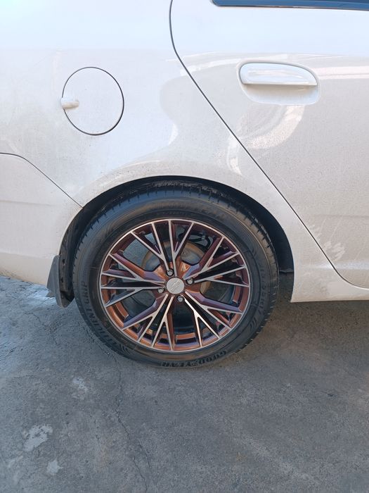 Vossen Diska Balon Cobaltga 215 55 R17 Holati Ideal