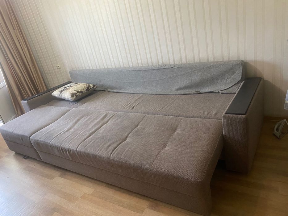 Продам диван , б/у . Большой. Самовывоз