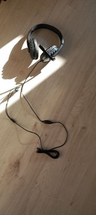 Слушалки с кабел
