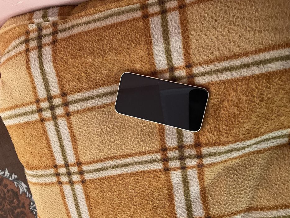 Iphone 14 with milky white colour 128 gb ……………………..Battery health 84%