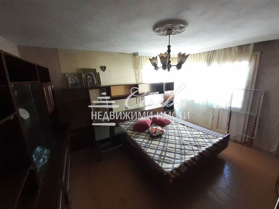 САМОСТОЯТЕЛНА тухлена къща - кв. Пожарната