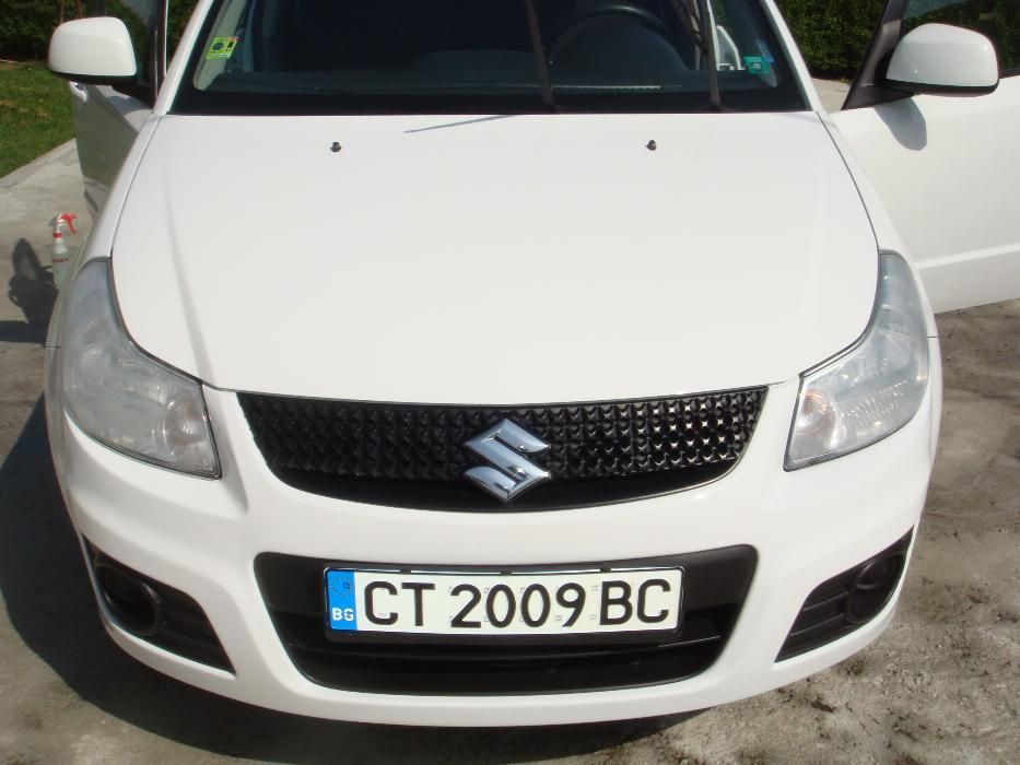 Професионално пастиране и  полиране на автомобили и фарове.