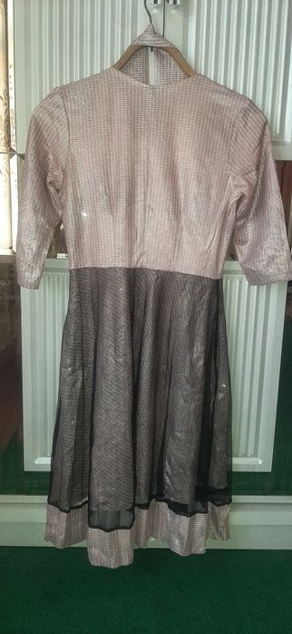 Qizlar oqshom libosi