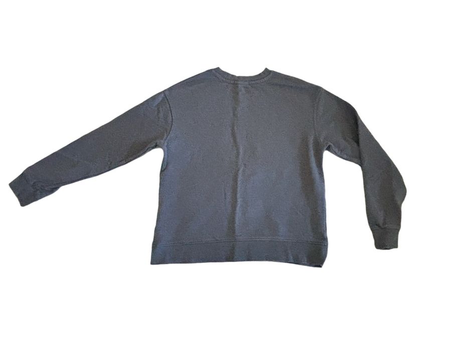 Синя блуза от Stradivarius и шарена блуза от Bershka