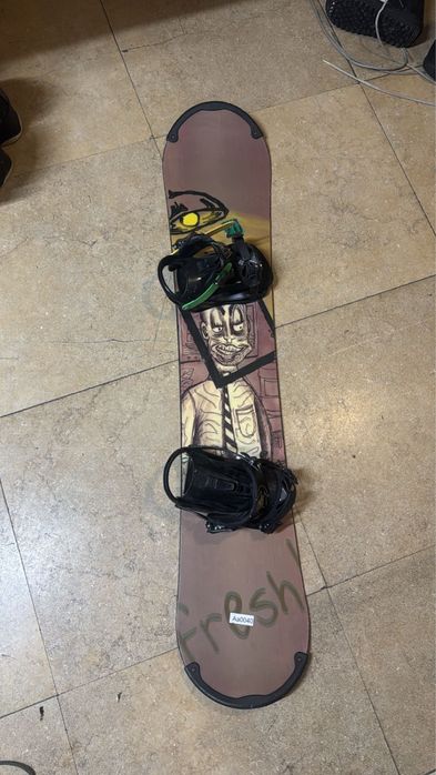 Сноуборд с креплениями